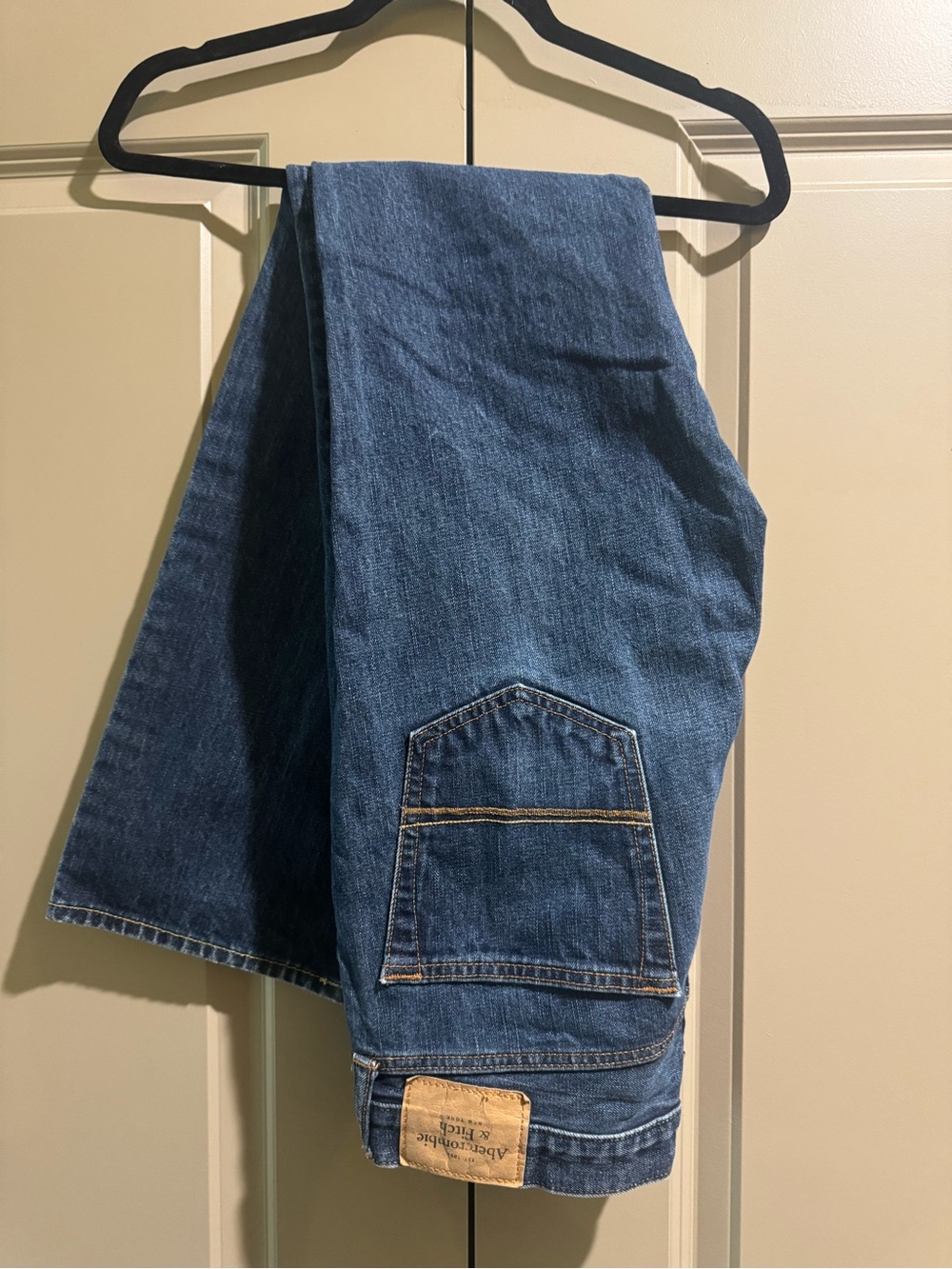 Abercrombie & Fitch Men's Medium Blue Relaxed Denim Jeans